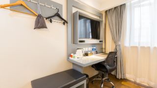 zhotels-shanghai-west-nanjing-road-westgate-mall