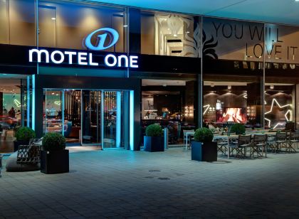 Hotel Motel One Hamburg-Alster