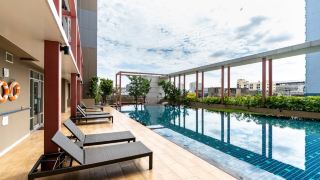 bangkok-infinity-pool-apartment