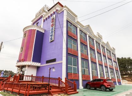 Taean (Mallipo) Sea Side Castle
