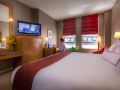 hotel-giraffe-by-library-hotel-collection