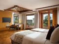 nusa-dua-beach-hotel-and-spa-bali