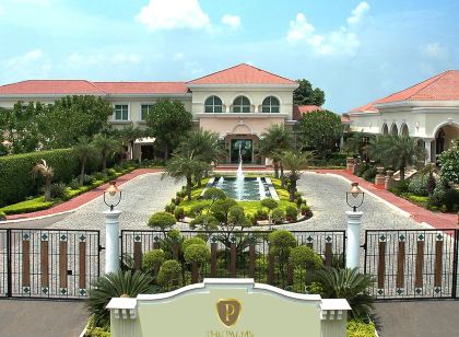 The Palms Town & Country Club - Resort