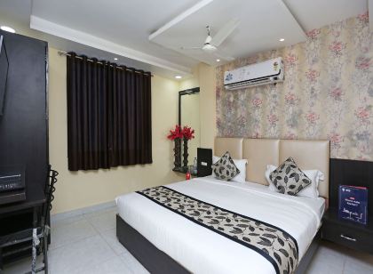 OYO 10589 Laxmi Guest House