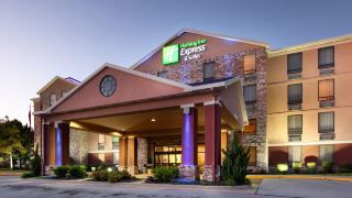 holiday-inn-express-and-suites-harrison