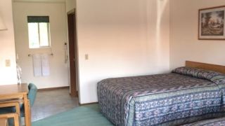 mini-golden-inns-motel