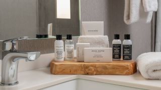 hotel-paradox-autograph-collection