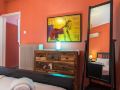 sunny-loft-in-koukaki-by-cloudkeys