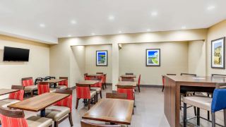 comfort-inn-and-suites-orange-county-john-wayne-airport