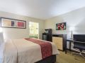 red-roof-inn-and-suites-dallas-addison