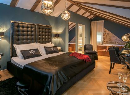 Heritage Hotel 19