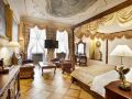 iron-gate-hotel-and-suites