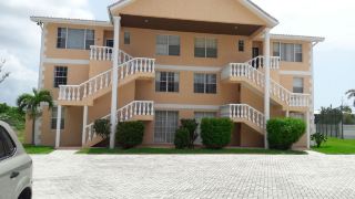 water-edge-condo-with-boat-slip