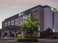 holiday-inn-express-and-suites-mississauga-toronto-southwest-an-ihg-hotel