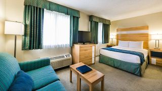 hampton-by-hilton-grand-cayman-seven-mile-beach