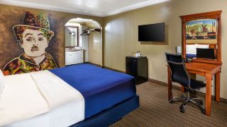 hollywood-inn-express-north