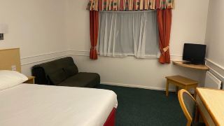 days-inn-by-wyndham-michaelwood-m5