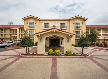 Quality Inn & Suites Airport