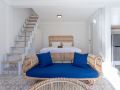 white-studio-villa