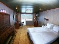vintage-luxury-yacht-hotel