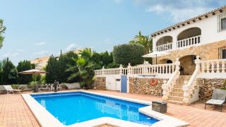 gorgeous-villa-in-moraira-with-private-swimming-pool