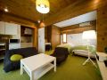holiday-house-green-garden