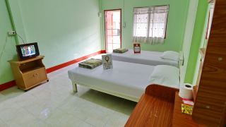 nida-rooms-jomthong-99-kuangpao-silk