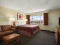 howard-johnson-by-wyndham-san-diego-sea-world
