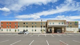 holiday-inn-express-and-suites-williams-an-ihg-hotel