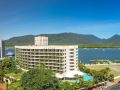 hilton-cairns