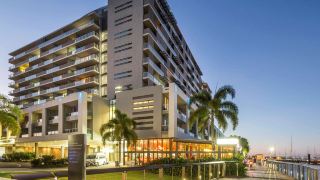 the-sebel-cairns-harbour-lights
