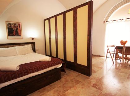 The Market Courtyard - Suites Hotel