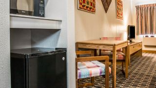 quality-inn-and-suites-holland