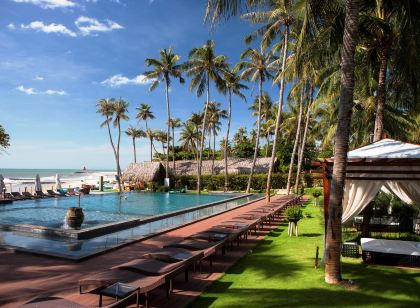 Aroma Beach Resort and Spa