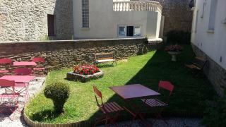 le-chapeau-rouge