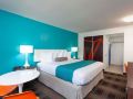 howard-johnson-by-wyndham-san-diego-hotel-circle