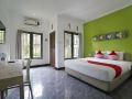 oyo-1406-i-love-grass