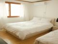 ok-guest-house-ok-residence-and-private-guesthouse-triple-room-daebang-subway-line-1-standard-villa