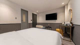 brown-dot-hotel