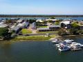 lakeside-motel-waterfront