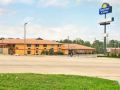 days-inn-and-suites-by-wyndham-marshall