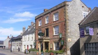 the-ilchester-arms-hotel-ilchester-somerset