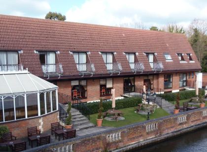 Lakeside International Hotel