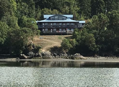 Arbutus Cove Guesthouse