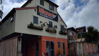 microtel-lodge-hamilton-hostel