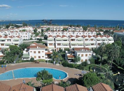 Apartamentos Estival Park
