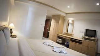 maneerote-hotel-surin