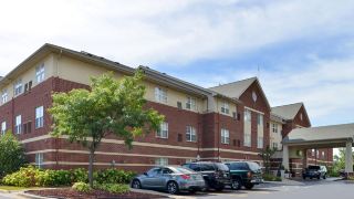holiday-inn-express-and-suites-southfield-detroit
