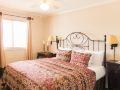 vineyard-court-designer-suites-hotel