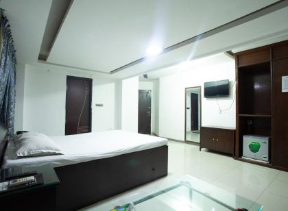 Rax Hotel and Restaurant